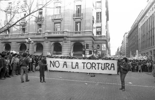 Chile defiende la vida, 9 de agosto de 1984. Fotografía de Kena Lorenzini.